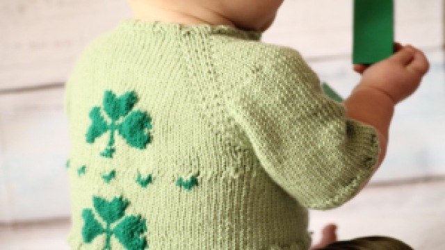 free baby cardigan knitting pattern for St. Patrick's Day: pattern designed by GamerCrafting
