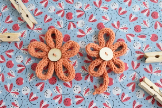 A flower knitting pattern from GamerCrafting