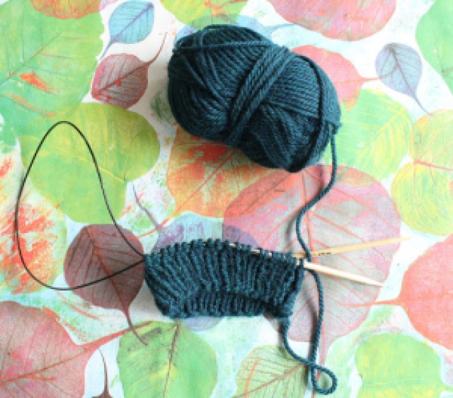 Why I decided not to knit in 4-ply - read more at GamerCrafting